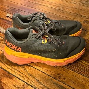 Women’s Hoka Challenger ATR 6 Size 9D